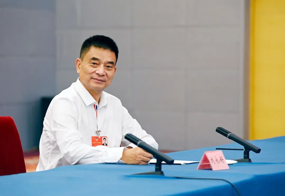 【兩會人物】劉永好：支持養豬用地“聚零為整”，適當推廣聚落養殖模式