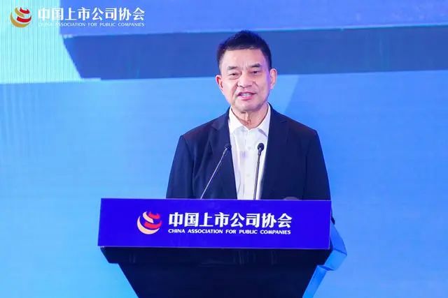 劉永好：做“豬的芯片”