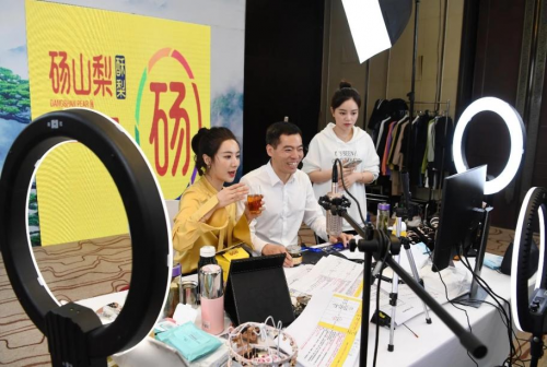 【鄉(xiāng)村振興】薇婭：以買代捐助力鄉(xiāng)村振興