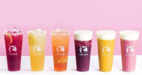 跨界營銷：瑞幸咖啡推出新式茶飲品牌“小鹿茶” 